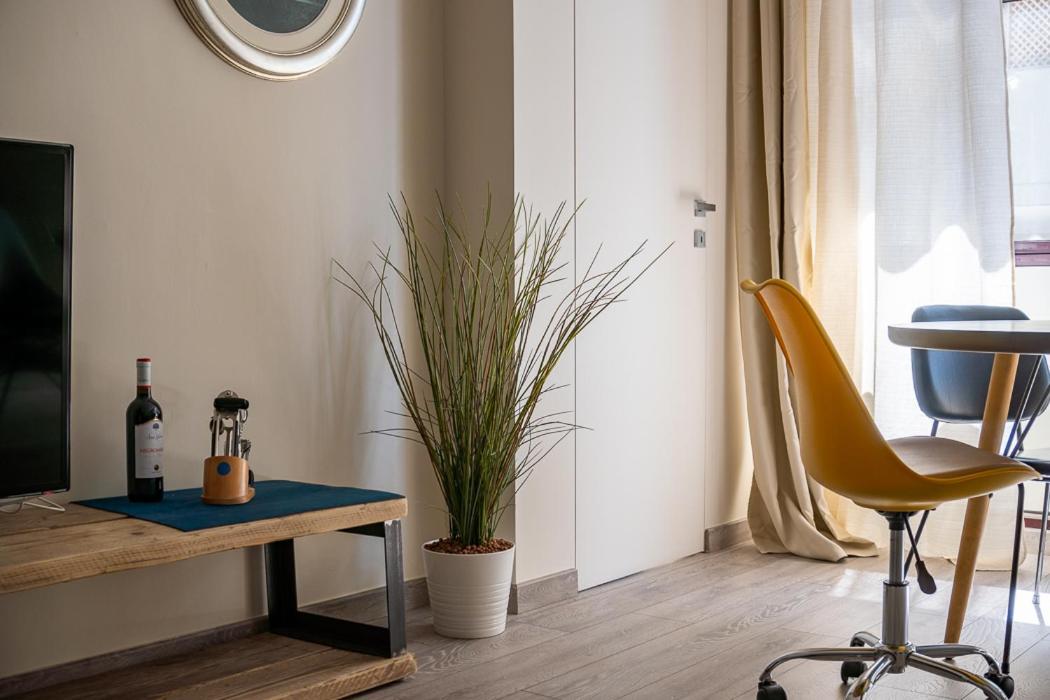 Appartement Studio Yvonne à Bari Extérieur photo